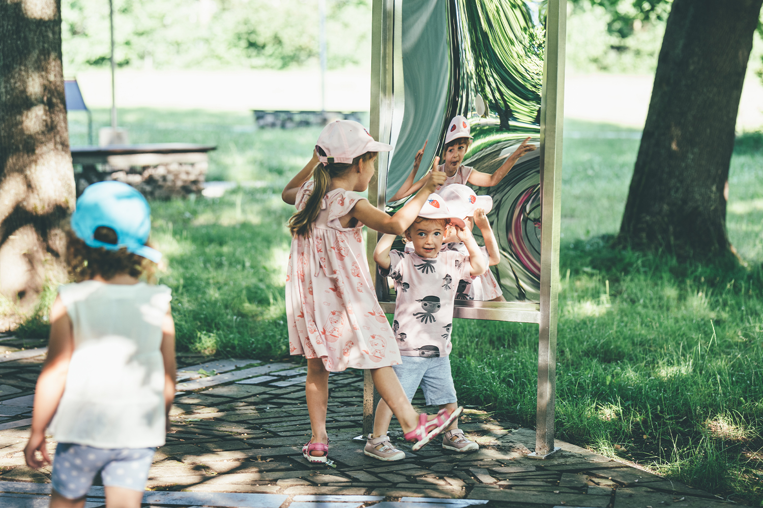 Piknik pełen iluzji. Dzień Dziecka w Ogrodzie Doświadczeń.